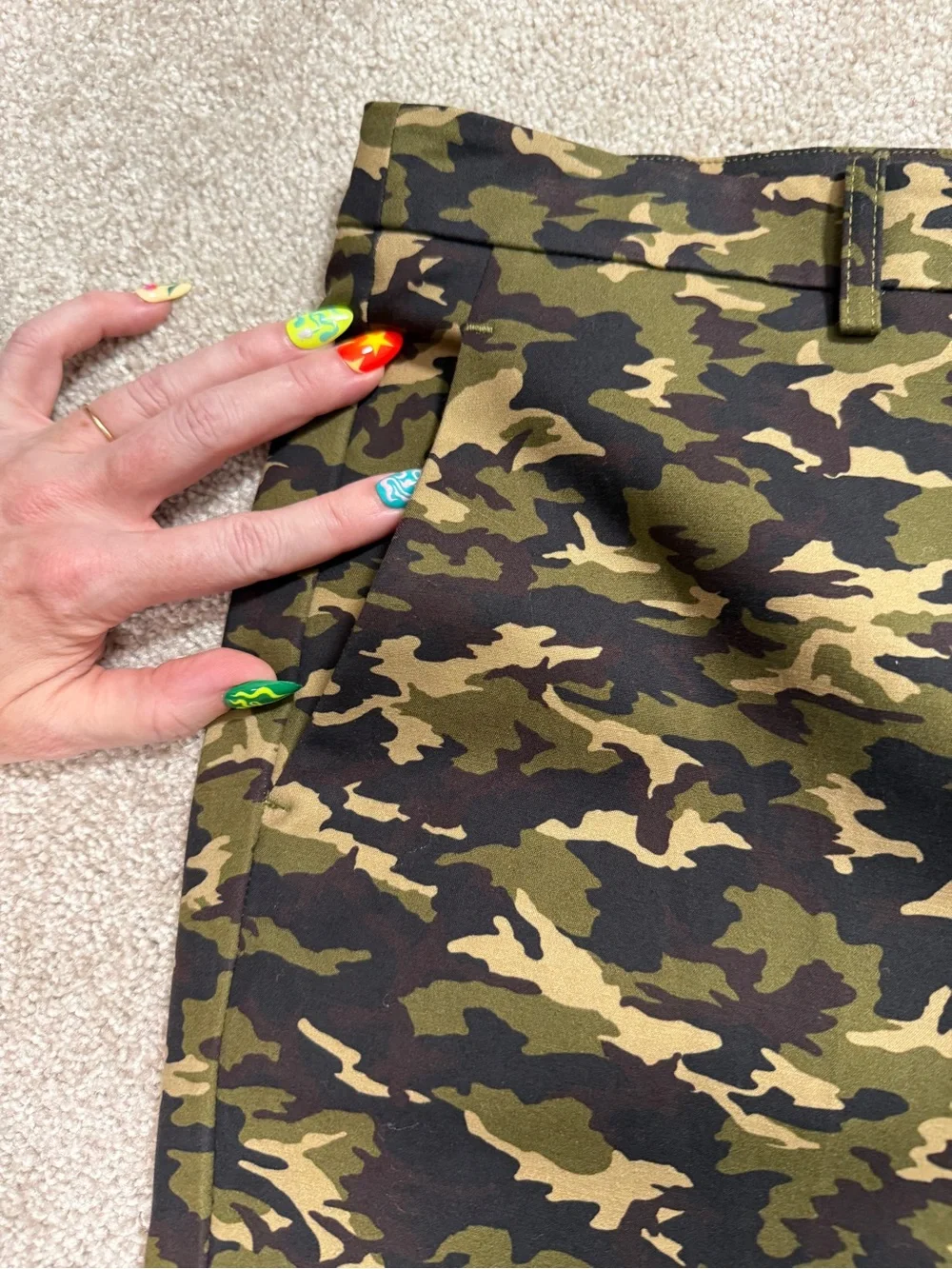 MICHAEL KORS COLLECTION CAMOUFLAGE TAILORED PANTS — SIZE 10